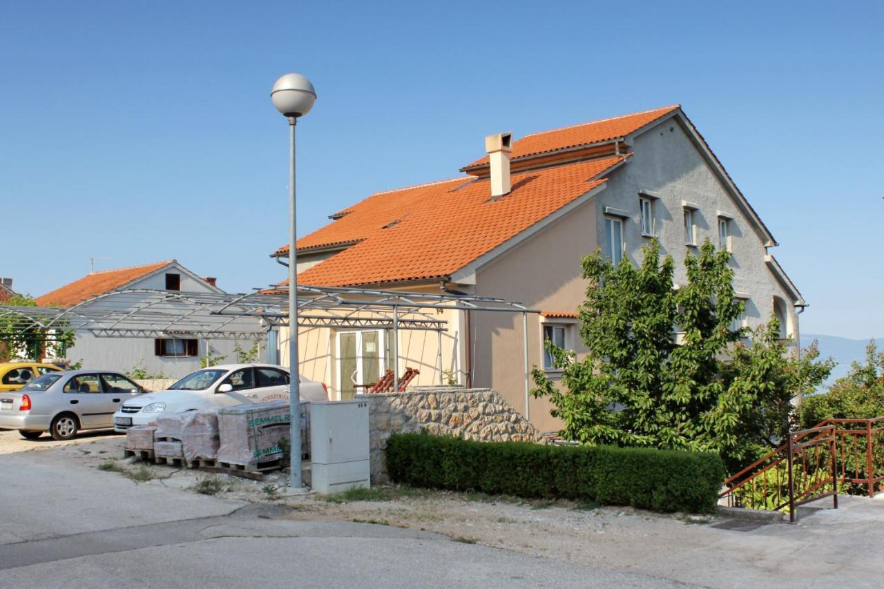 Apartments And Rooms With Parking Space Njivice, Krk - 5458 Buitenkant foto