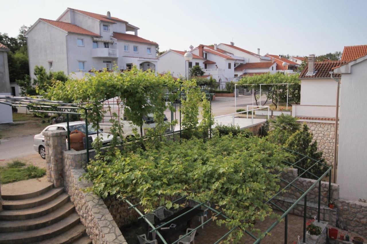 Apartments And Rooms With Parking Space Njivice, Krk - 5458 Buitenkant foto