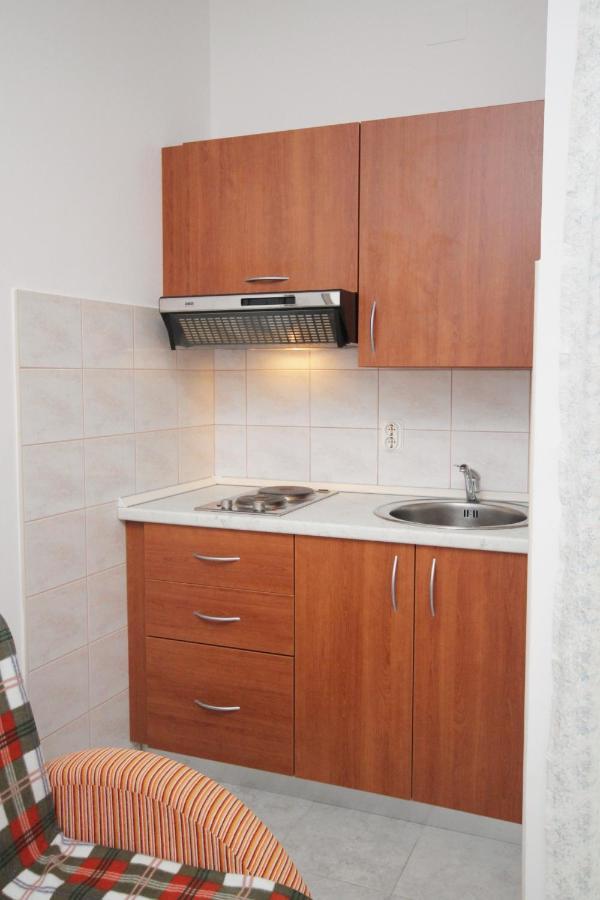 Apartments And Rooms With Parking Space Njivice, Krk - 5458 Buitenkant foto