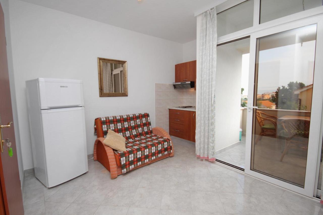 Apartments And Rooms With Parking Space Njivice, Krk - 5458 Buitenkant foto
