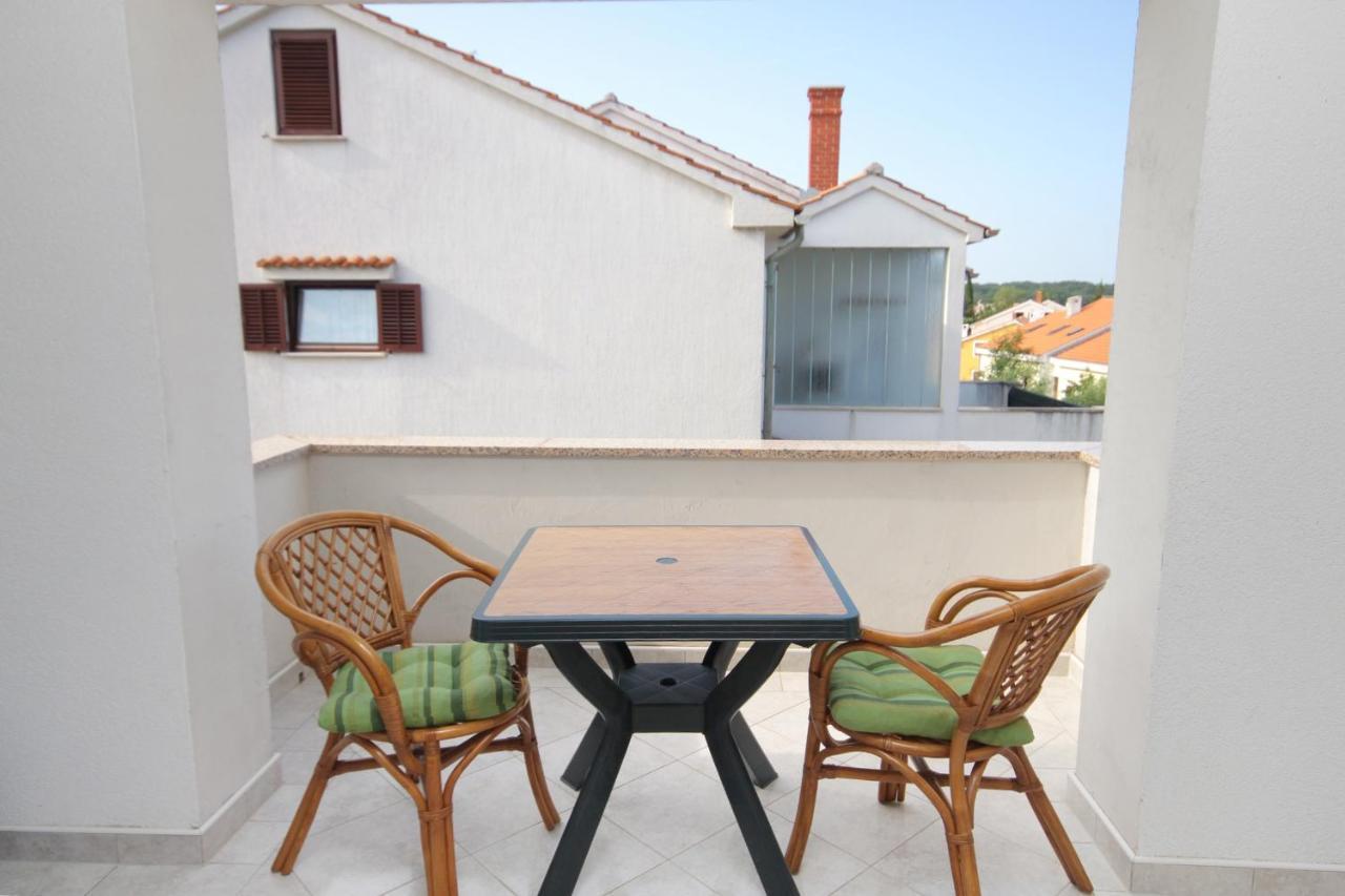 Apartments And Rooms With Parking Space Njivice, Krk - 5458 Buitenkant foto