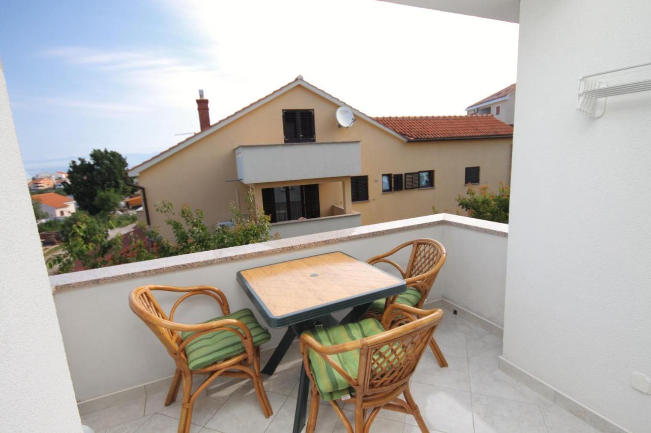 Apartments And Rooms With Parking Space Njivice, Krk - 5458 Buitenkant foto