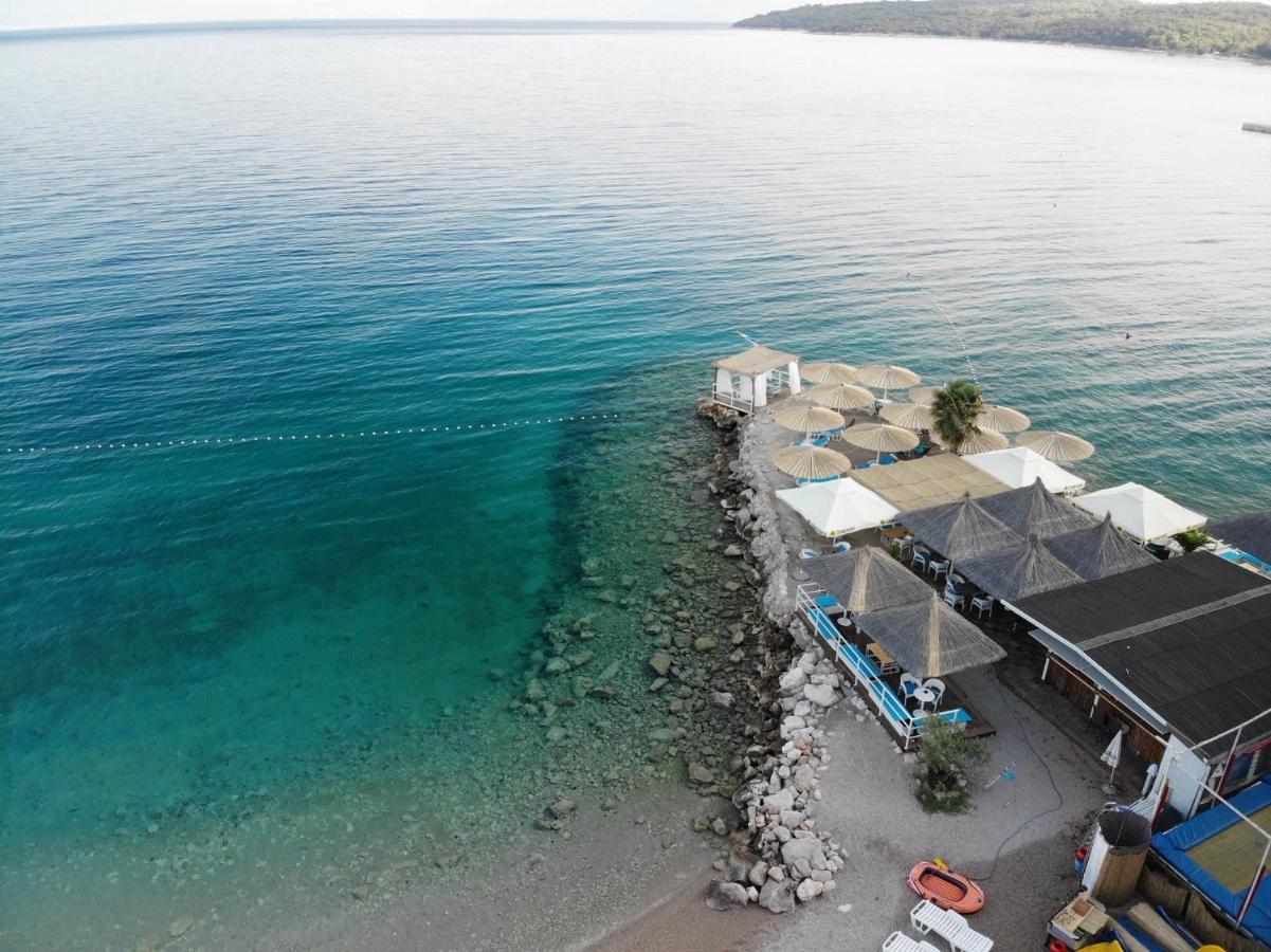 Apartments And Rooms With Parking Space Njivice, Krk - 5458 Buitenkant foto